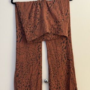 lululemon athletica Brown Patterned Wide Leg stretch yoga pants